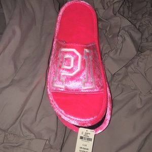 NEW!! PINK VS Slippers 